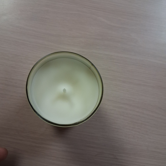 Bath & Body Works Espresso Martini Candle with Gold and Brown Design - Picture 5 of 5